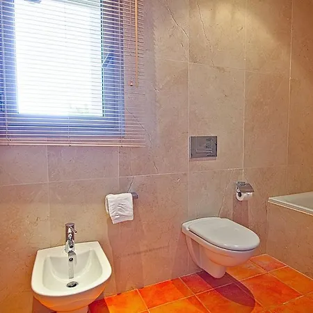 Jaume By Ocean Drive 4*